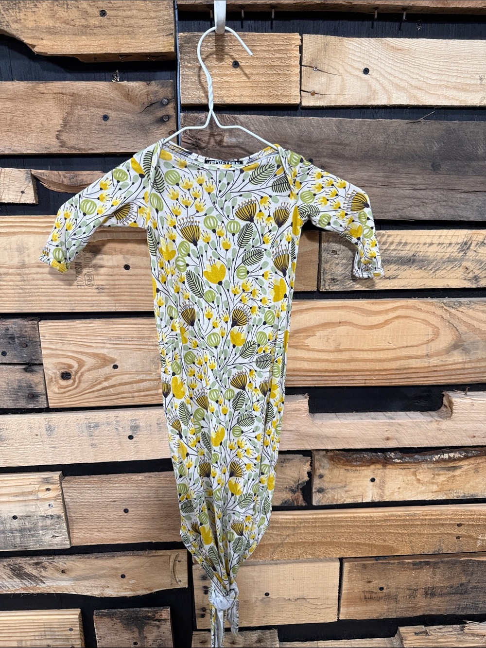 Bunny Knots Velveteen Baby 0/3 knotted gown in a yellow dandelion floral print - Picture 2 of 7